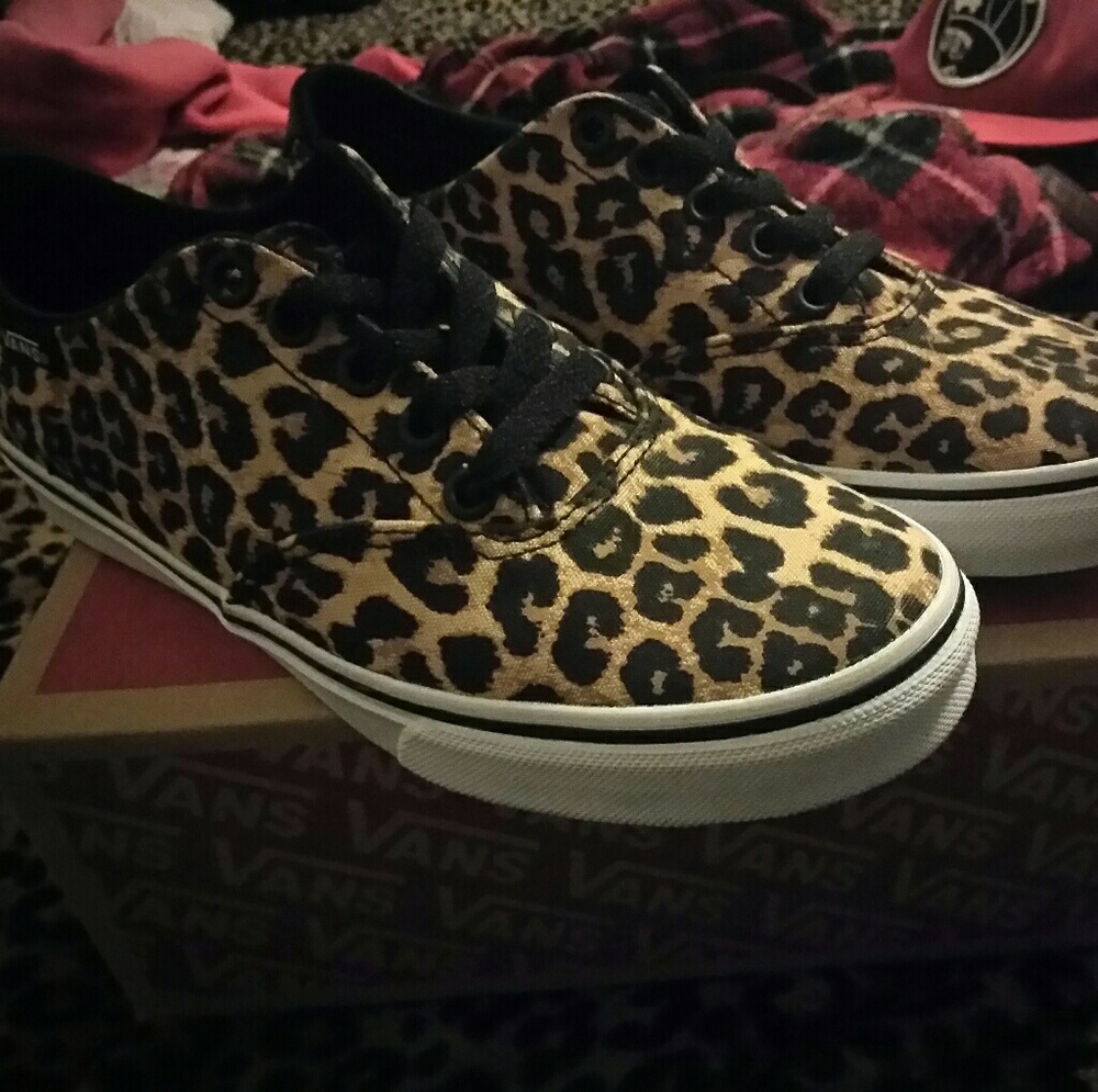 Shoes size 7